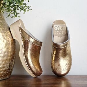 SVEN Swedish Clogs Metallic Gold Leather Wooden Sole Slip On Size 37 ✨